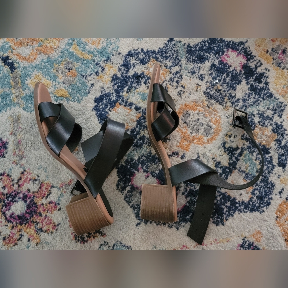 Rock & Candy Women's Black Strappy Sandals - Picture 3 of 4